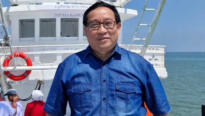 Program desalinasi air laut Pemkot Makassar dinilai cocok untuk kepulauan. Pakar Dr. Ir. M. Rijal Idrus, M.Sc, mengingatkan pentingnya pemeliharaan mesin.
