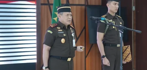 Burhan resmi menjabat Kajari Gowa setelah dilantik Kajati Sulsel Muhammad Syarifuddin yang menitipkan lima pesan penting penegakan hukum.
