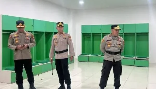 Polres Parepare memastikan tribun Selatan Stadion BJ Habibie kosong saat PSM Makassar menjamu Persebaya Surabaya pada Kamis (22/10/2026) akibat sanksi PSSI.