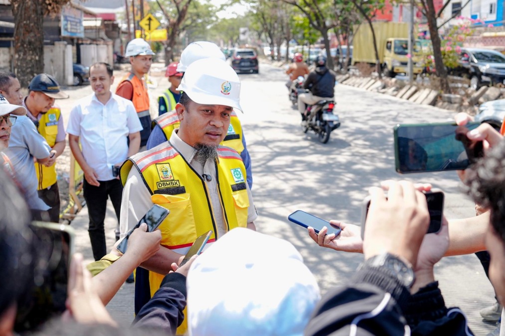 Gubernur Sulawesi Selatan Andi Sudirman Sulaiman